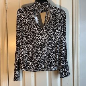 H&M Tops - Printed Key Hole Neck Blouse H&M Tops - Printed Key Hole Neck Blouse